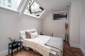 Spacious Room in the Center!